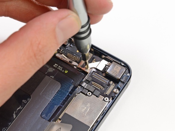 iPhone 5 Shield linked to 3G reception